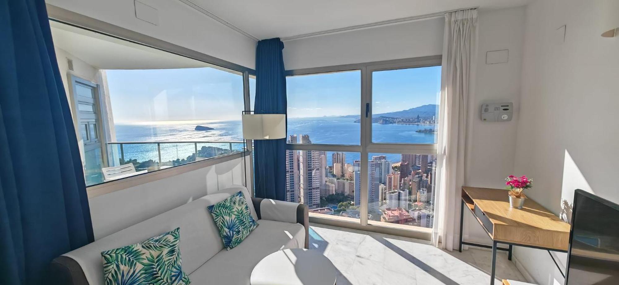 Highrise Apartment With Private Terrace & Sea Views - 34Th Floor Benidorm Exterior photo
